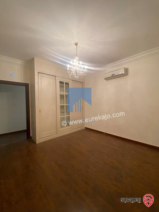  شقة مميزة للبيع في عمان - الرابية طابق ثالث 200م تشطيب سوبر ديلوكس