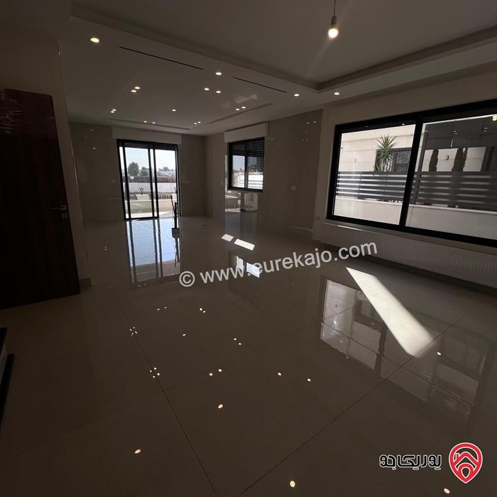 شقة ارضية مميزة مساحة 201م داخلي و 30م خارجي للبيع في عمان – حي الصحابة