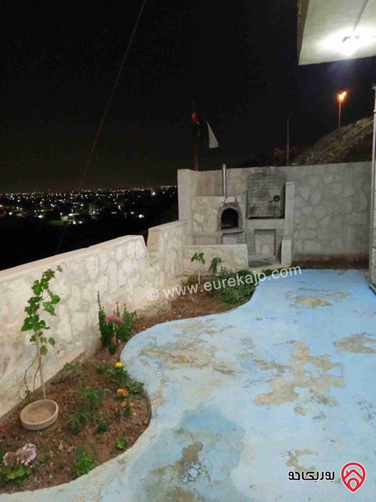 منزل مستقل مساحة الأرض 301م والبناء 120م للبيع في الزرقاء - منطقة جريبا
