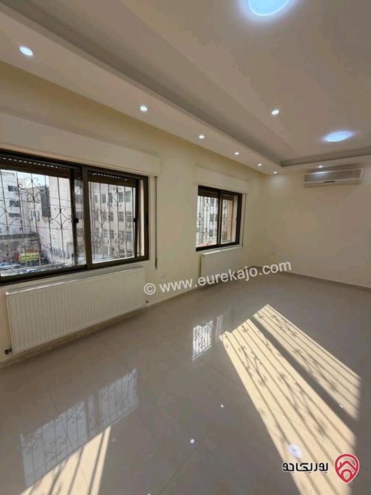 شقة طابق أول مساحة 180م للبيع في عمان - خلدا 