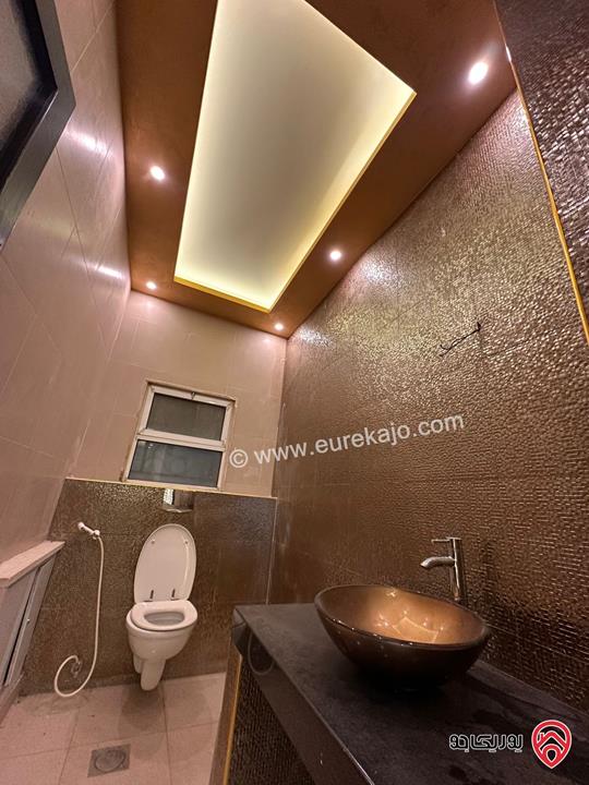 شقة أرضية مساحة 200م داخلي و 350م خارجي للايجار في عمان - دير غبار 