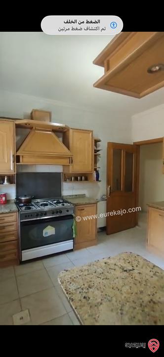 شقة ارضية مساحة 150م داخلي و 150م خارجي للبيع في عمان - تلاع العلي 