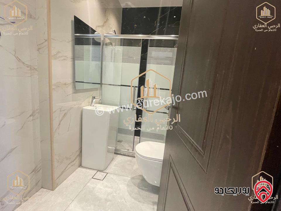 شقة طابق ثالث دوبلكس مساحة 175م للايجار في عمان - الجندويل 