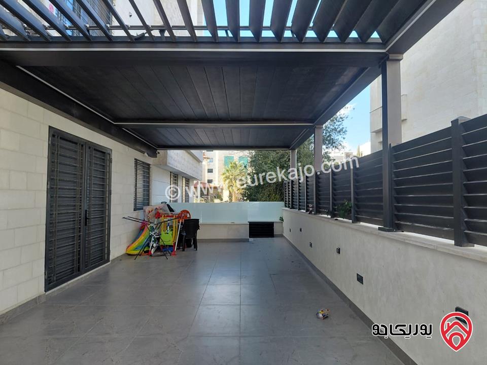 شقة ارضية مساحة 250م داخلي و 230م خارجي للبيع مفروشة في عمان - ام السماق 