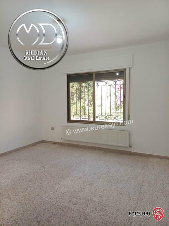 شقة ارضية للبيع في عمان - ام السماق مساحة 195م مع تراسات 130م تشطيبات سوبر ديلوكس بسعر مميز جداً