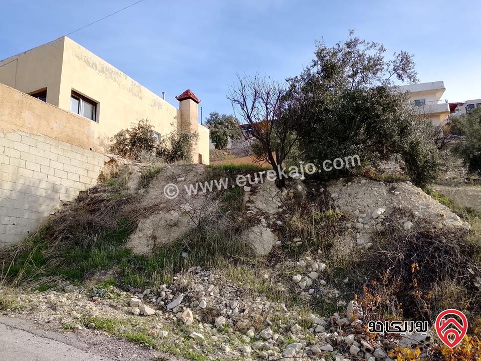 أرض مساحة 1 دونم و 211م مع بيت للبيع في عمان - منطقة بدر الجديدة