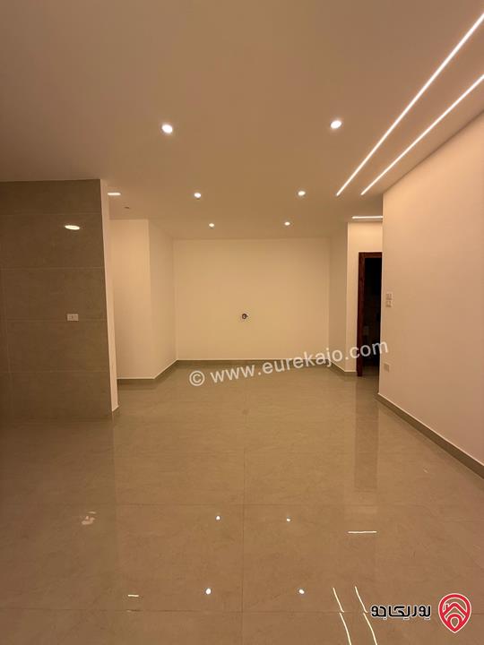 شقة طابق ارضي مساحة 145م مع ترس 80م سوبر ديلوكس للبيع في عمان - ضاحية الياسمين 