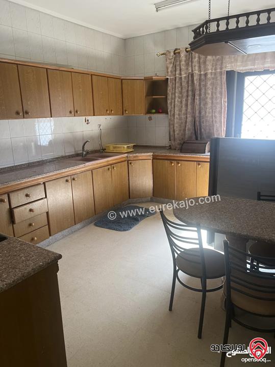 شقة مفروشة طابق أول مساحة 220م للايجار في عمان - خلدا