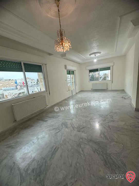 شقة طابق ثالث مساحة 160م للبيع في عمان - الجبيهة خلف السيفوي