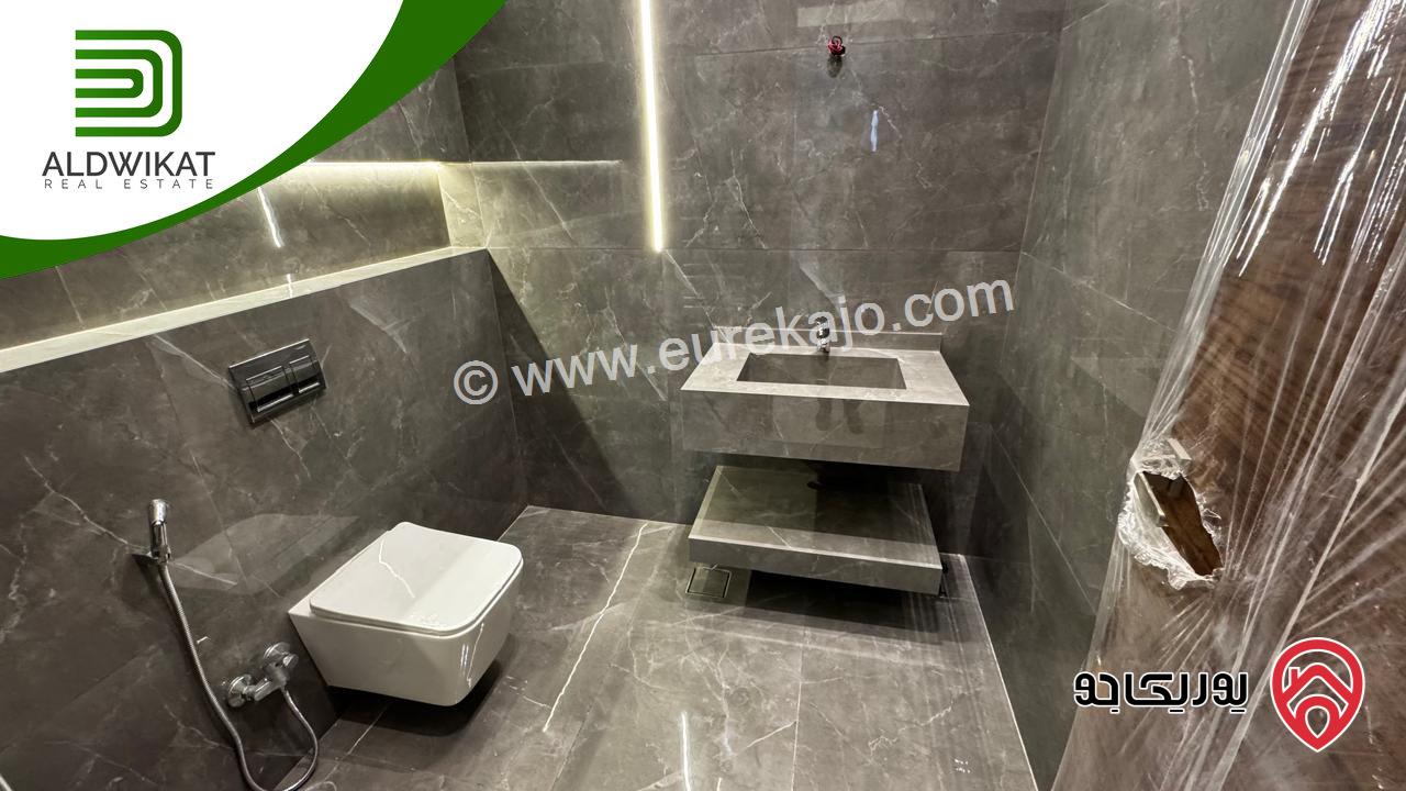 شقة ارضية للبيع في عمان - خلدا مساحة البناء 250 م والترس 80م موقع مميز واطلالة