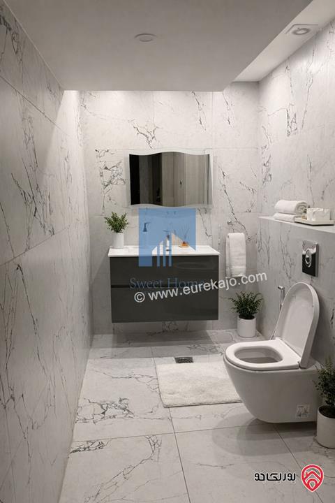 شقة فاخرة طابق ثالث مع روف دوبلكس مساحة 229م للبيع في عمان - الجندويل