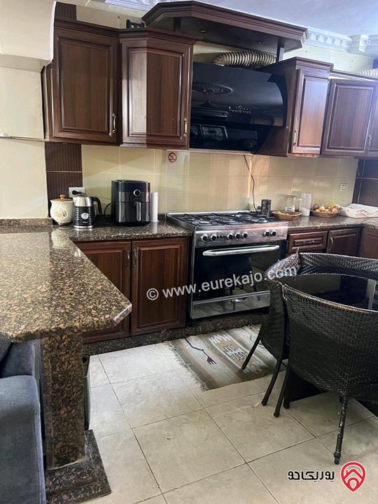 شقة مساحة 135م طابق رابع للبيع المستعجل في اربد