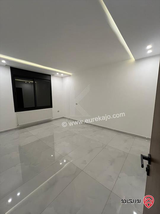 شقة فاخرة حديثة البناء مساحة 146م أرضية للبيع في عمان - البنيات