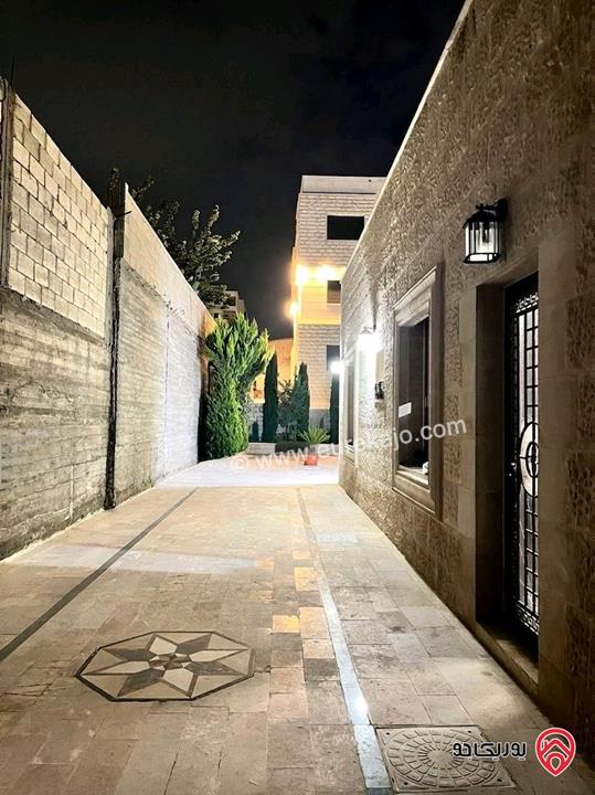 بيت شبه فيلا مساحة 251م على ارض 667م للبيع في عمان - ضاحية الامير علي 