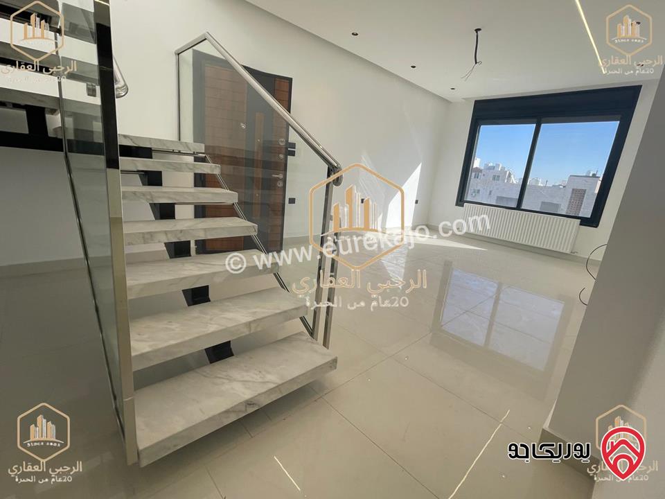 شقة طابق ثالث دوبلكس مساحة 175م للايجار في عمان - الجندويل 