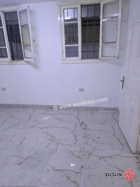 شقة طابق ارضي مساحة 100م + 50م ترس للايجار في عمان - جبل الحسين 