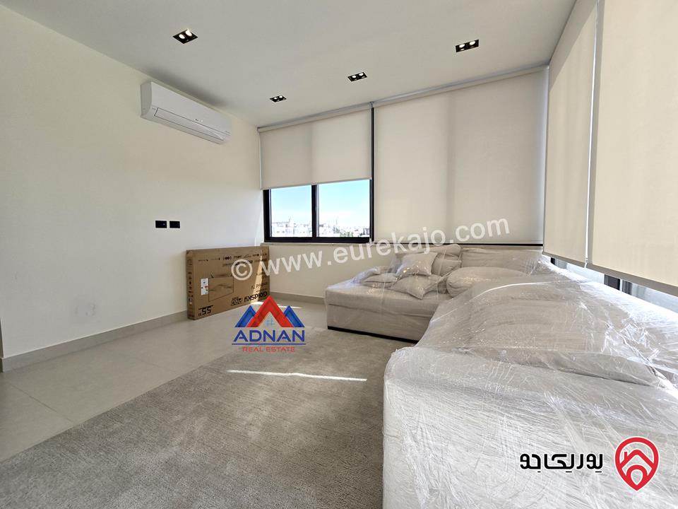 رووف مفروش مساحة 70م مع تراس مطل للإيجار السنوي في عمان - الصويفية