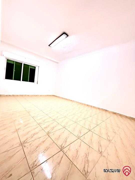 شقة مساحة 180م طابق ثالث للبيع في عمان - طبربور