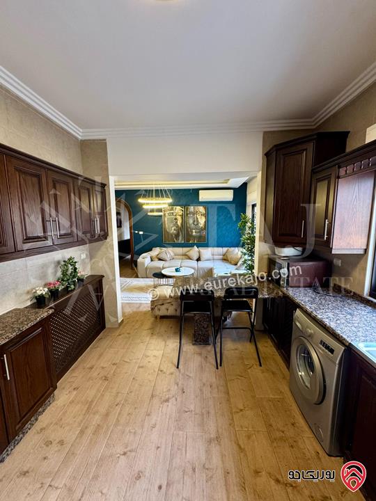 شقة طابق ثالث مساحة 175م للبيع في عمان - ام اذينة