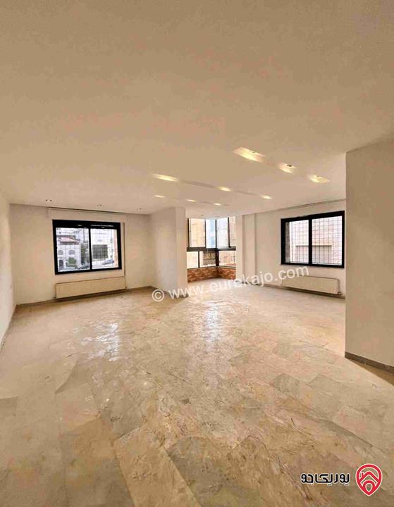 شقة فاخرة مساحة 160م طابق ثالث للايجار في عمان - دير غبار