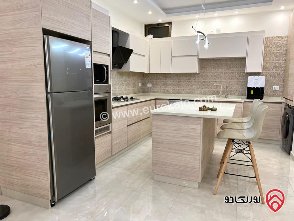 شقة فخمة مفروشة مساحة 100م مع حديقة 120م ومدخل خاص للإيجار في عمان - عبدون