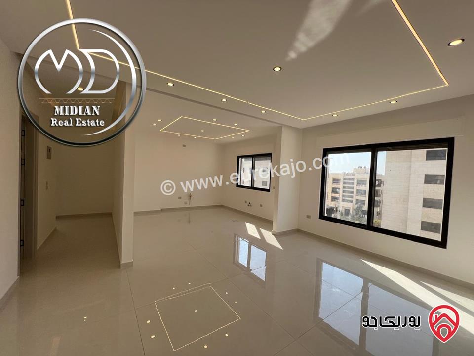 شقة دوبلكس جديدة طابق أخبر مع روف للبيع في عمان - حي الصحابة مساحة 215م مع تراسات اطلالة رائعة بسعر مميز