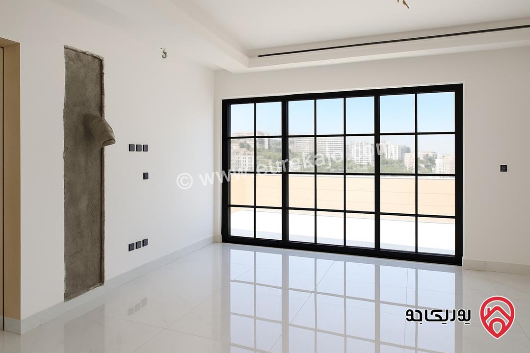 فيلا فاخرة مساحة 1500م على أرض 800م للبيع في عمان - عبدون