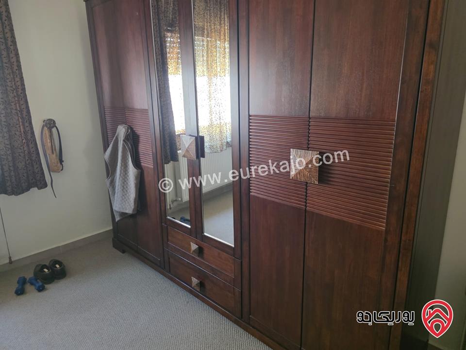 شقة طابق ثالث مساحة 180م للبيع في عمان - خلدا 