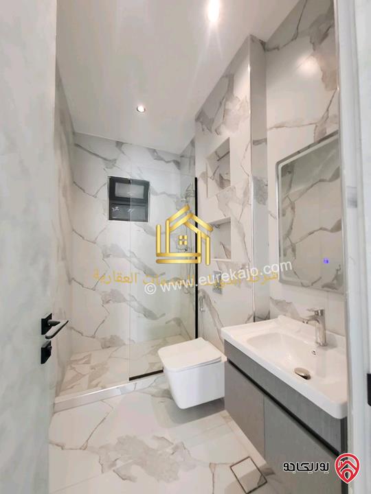 شقة جديدة طابق ثالث مساحة 124متر للإيجار في عمان - البنيات 