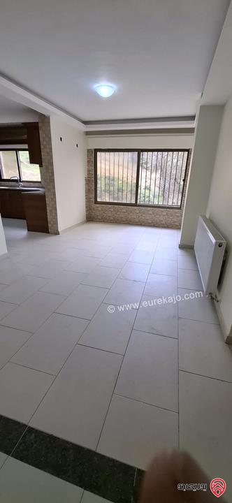 شقة طابق ثالث مساحة 130م للبيع بموقع مميز جداً في عمان - طبربور