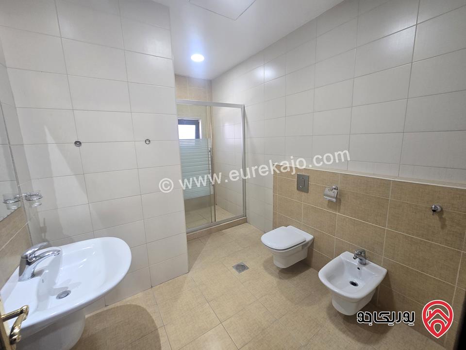 فيلا فخمة متلاصقة مساحة 650م على أرض 500م للايجار في عمان - عبدون