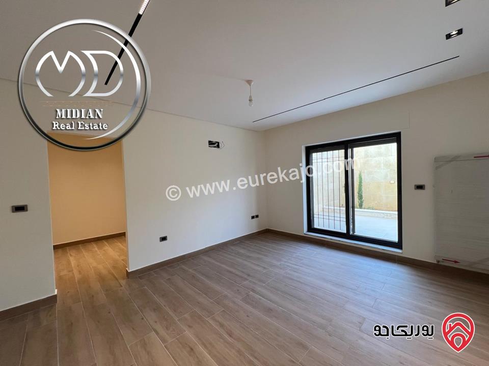 شقق أرضي وشبه أرضي للبيع في عمان - حي الصحابة مساحات 240م مع تراسات و حدائق تشطيبات عصرية فاخرة جديدة لم تسكن