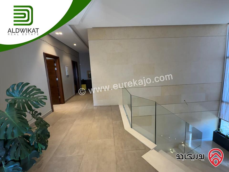 فيلا مستقلة للبيع في عمان - بدر الجديدة مساحة الارض 985م ومساحة البناء 1200م ومساحة الحديقة 400م ومساحة الترس 200م ذات موقع واطلالة مميزة