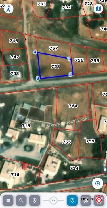 قطعة ارض سكنية مساحة 922م للبيع في المفرق