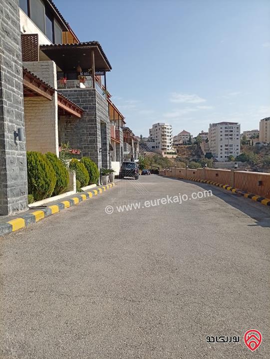 فيلا متلاصقة فاخرة مساحة 480م على أرض 380م للبيع في عمان - الكرسي