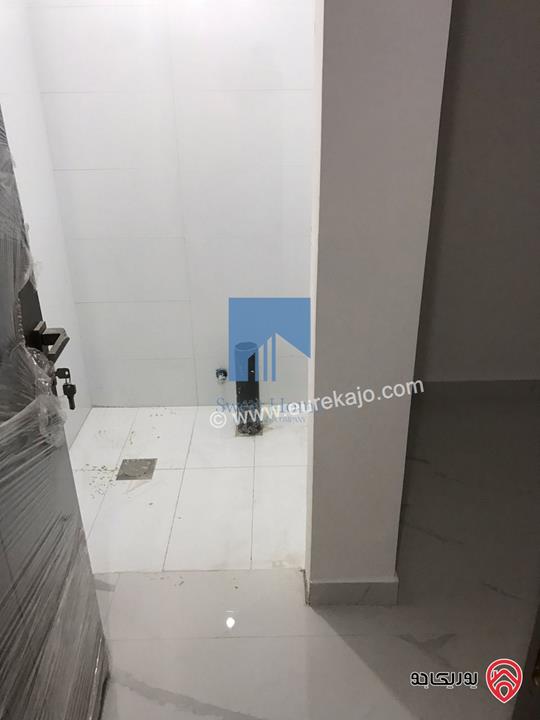 شقة فاخرة للبيع في عمان - خلدا قرب المدارس الإنجليزية 280م مع حديقة وترسات 320م لم تسكن