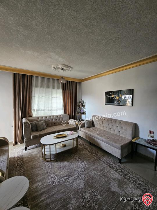 شقة طابقية مساحة 150م للبيع في عمان - ضاحية الياسمين