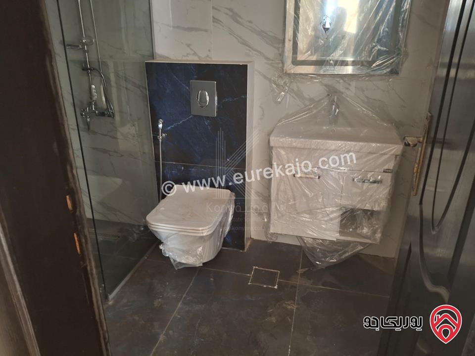 شقة مميزة طابق ثالث مساحة 220م  للايجار في عمان - الجاردنز