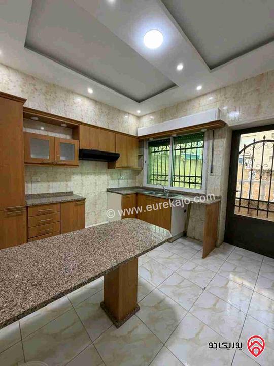 شقة طابق أرضي معلق مساحة 130م للبيع في عمان - ضاحية الرشيد