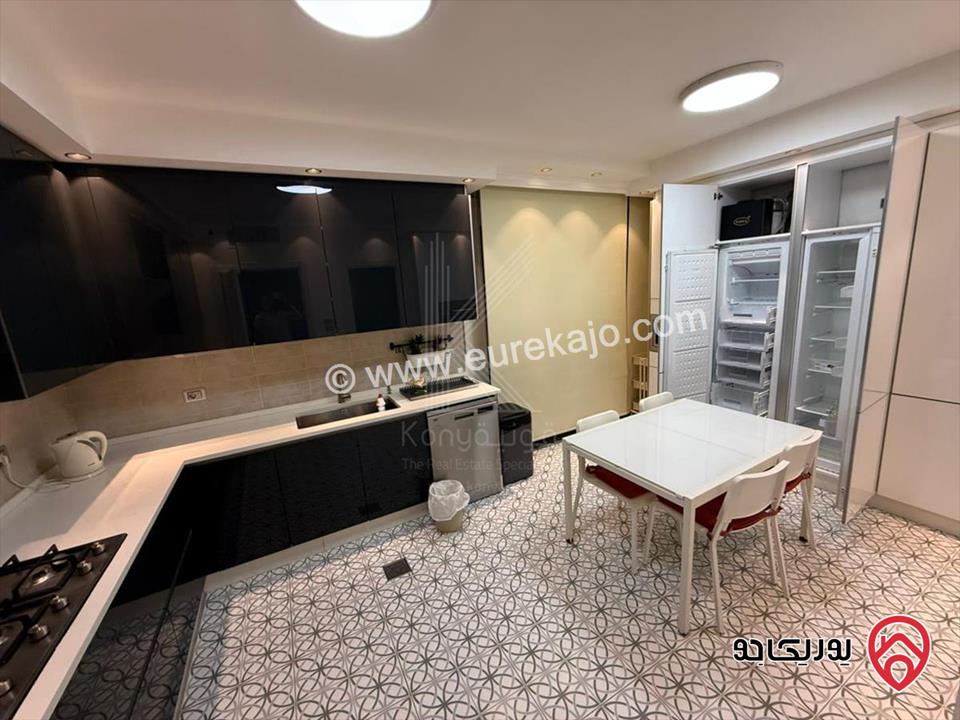 شقة مفروشة فاخرة طابق أرضي مساحة 200م للايجار في عمان - عبدون