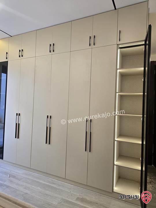 شقة فاخرة شبه ارضية مساحة 250م داخلي و 300م خارجي للإيجار في عمان -  دابوق 