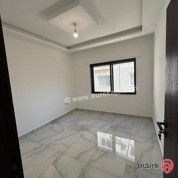 شقة فاخرة جدا بتشطيب عصري مساحة 115م للايجار من المالك مباشرة في عمان - البنيات خلف جامعة البتراء 