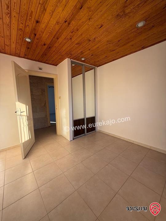 شقة طابق رابع مساحة 90م للايجار في عمان - الكرسي