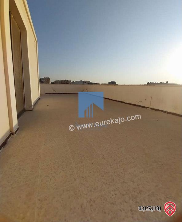 شقة مميزة طابق ثالث 180م مع روف 80م للبيع في عمان - الرابية