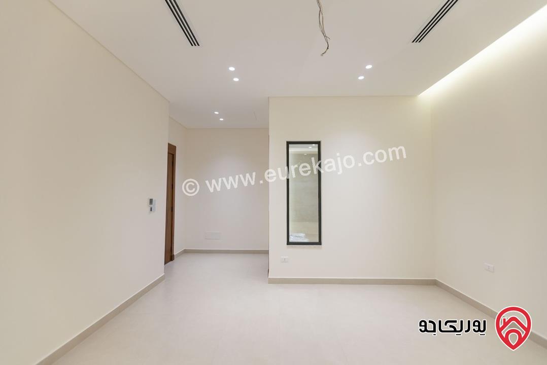 فيلا مساحة 750م على أرض 500م للبيع في عمان - ام تينه دابوق بالقرب من المواصفات و المقاييس و كوخ دابوق