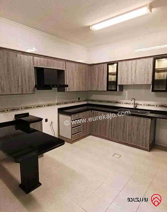 شبه فيلا مجددة بالكامل مساحة 270م للايجار في عمان - دابوق 