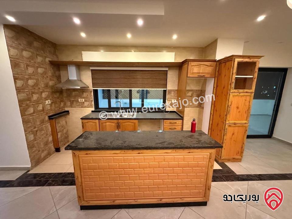 روف طابق ثاني مساحة 100م داخلي و 100م خارجي للايجار في عمان - دابوق 