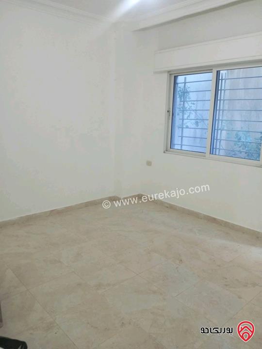 شقة أرضية مساحة 127م داخلي و 100م خارجي للبيع في عمان - ام نوارة