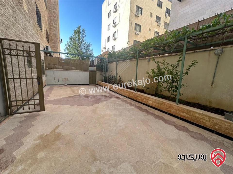 شقة دوبلكس ارضي منسوب مساحة 300م داخلي و 250م خارجي فاخرة للبيع في عمان - خلدا
