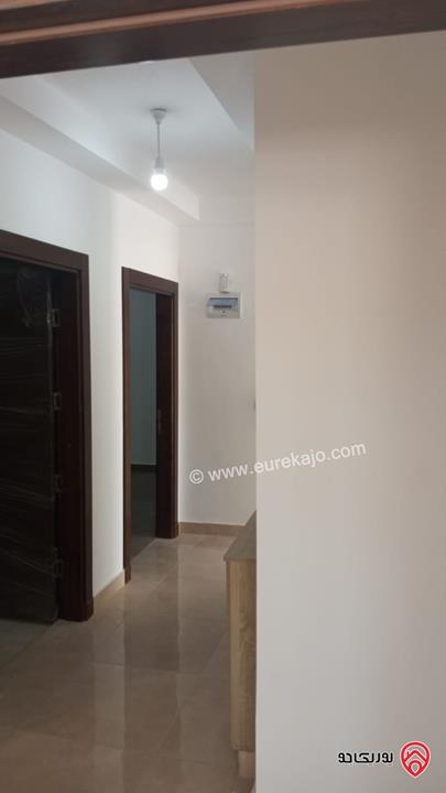 روف طابق ثاني مساحة البناء 110م وخارجي 100م للبيع في عمان –  الفحيص / البلد